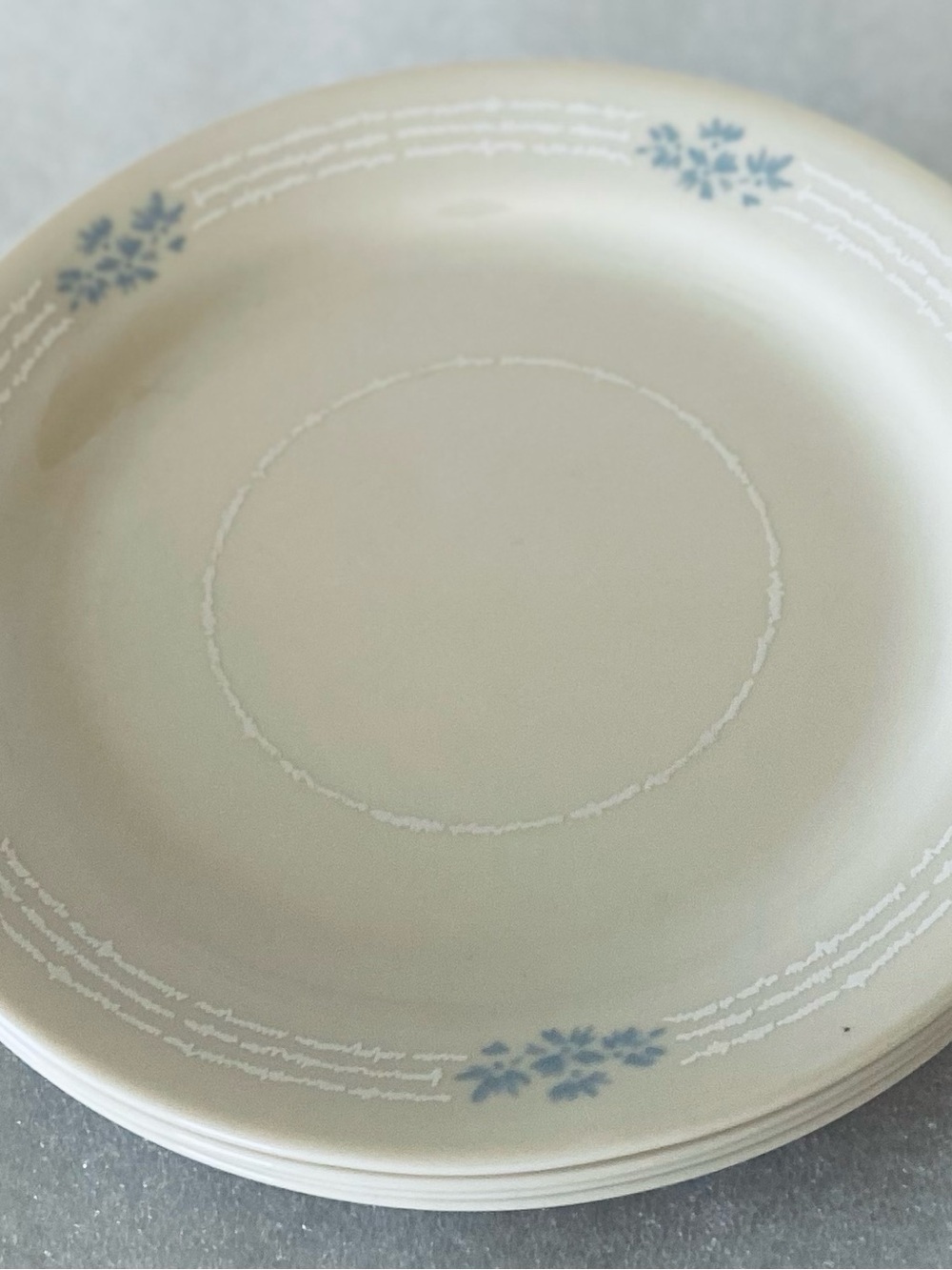 Set of 5 Corelle Lace Bouquet Plates Bread / Dessert Salad Plates 7 1/4” w